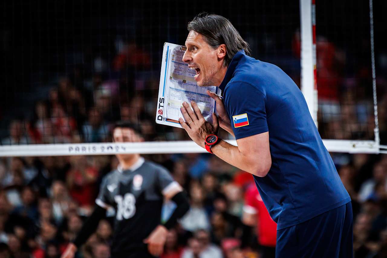 サインバレーボール セルビア 713v6kt8scL.jpg_BO30,255,255,