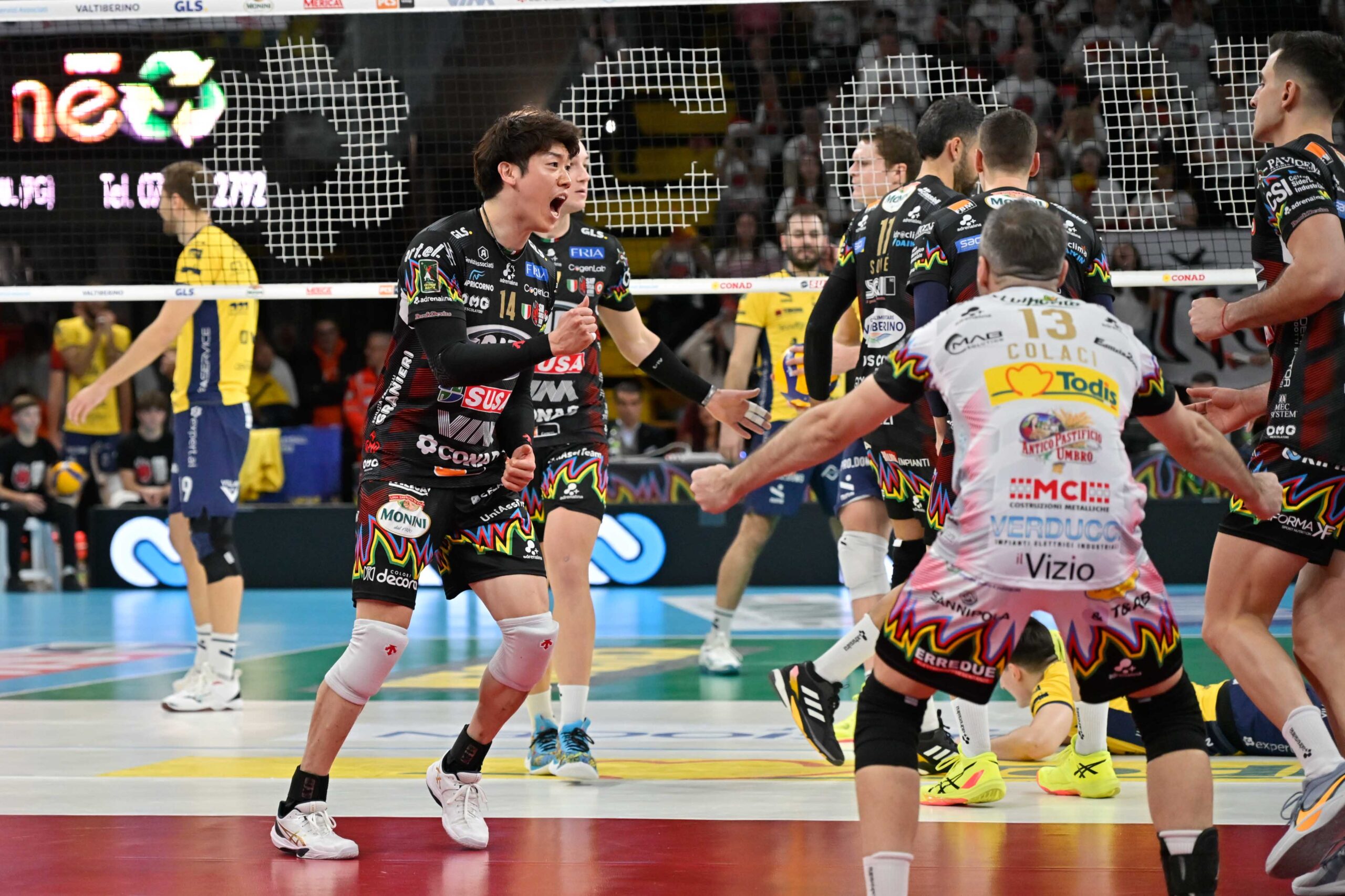 石川選手所属　ペルージャ　バレーボール　シャツ　ブラック　Lサイズ 石川選手所属 ペルージャ バレーボール シャツ ブラック Lサイズ